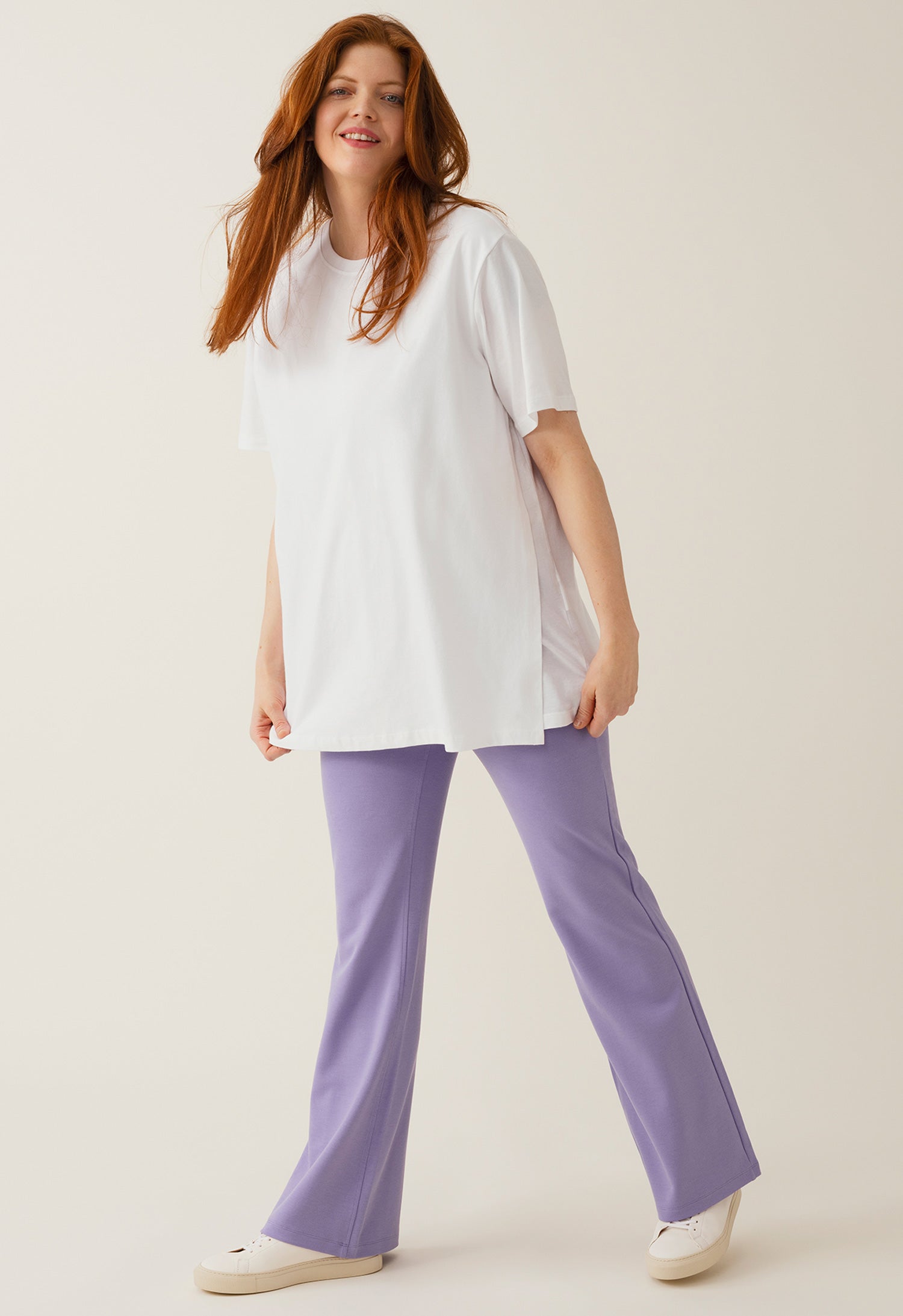 OONO Broek met uitlopende pijpen lila